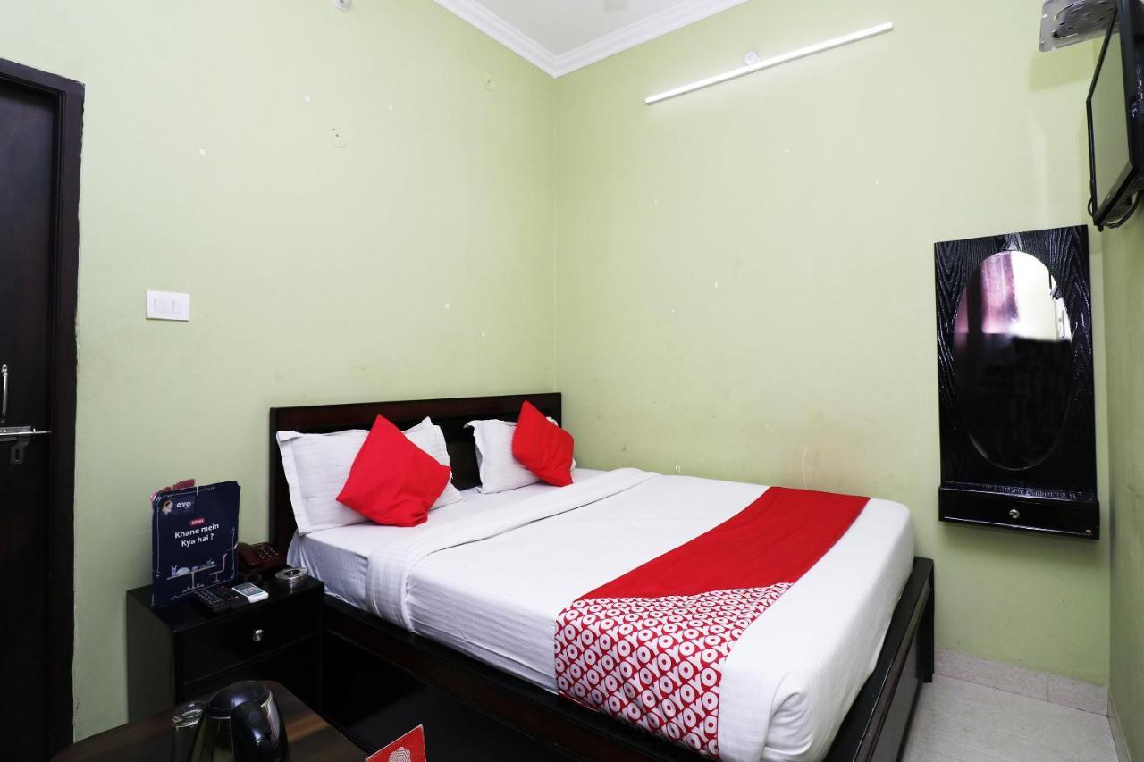 Capital O 11480 Hotel Blue Star Varanasi Exterior photo